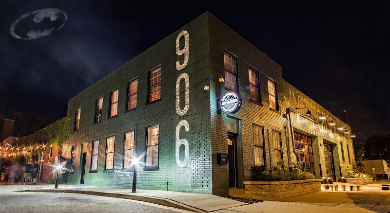 The Ivy House cover picture