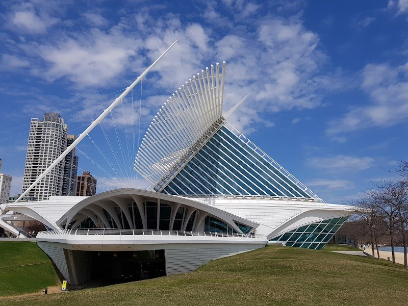 Milwaukee Art Museum cover picture