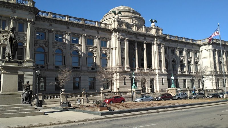 Milwaukee Public Library Central Library cover picture