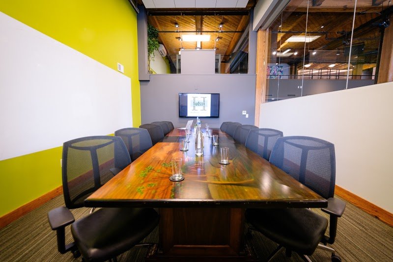 Hudson Business + Lounge cover picture