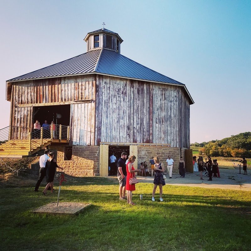 Octagon Barn Weddings cover picture